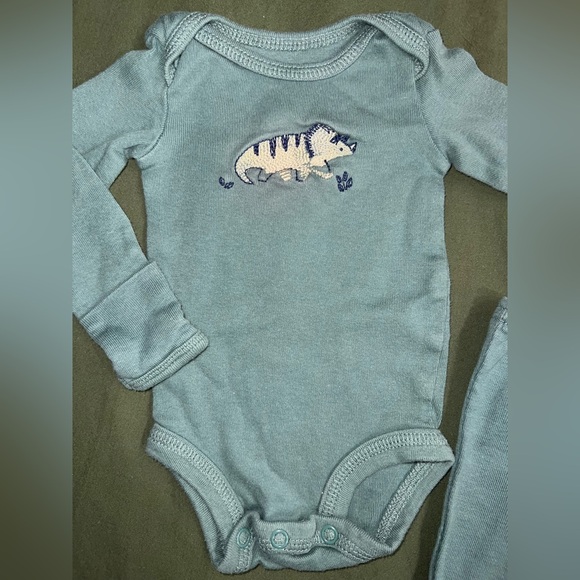 ‼️NWOT: Carter’s Matching Dino Set - NB - Picture 2 of 5